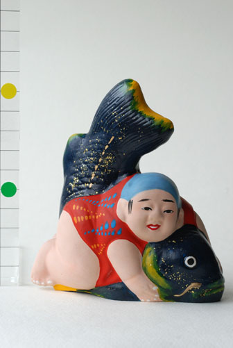 鯉抱き/古型博多人形(福岡)