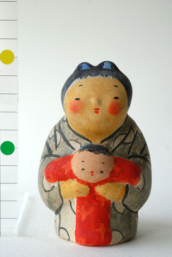子抱き２/三四呂人形(静岡)