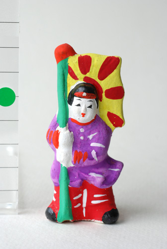旗持ち（人形笛）/下川原人形(青森)